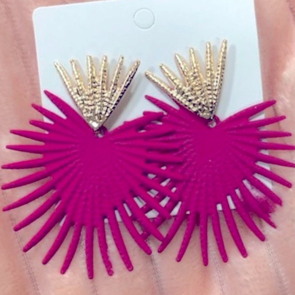 Zara “Radiance” Hot Pink Heart Crown Sunburst Beam Ray Regal Royal Gold Earrings - Picture 15 of 16